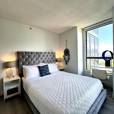 Stunning Ocean Apartment Vancouver Bagian luar foto