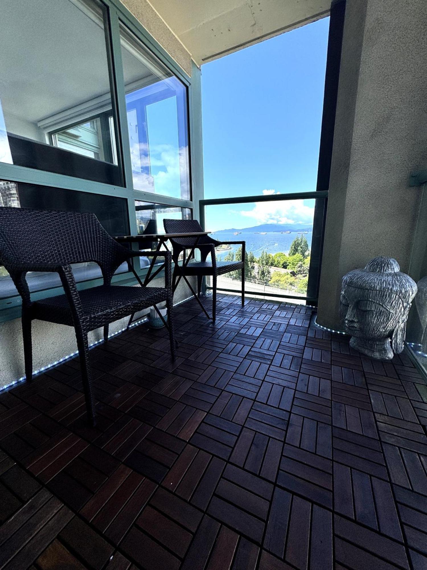 Stunning Ocean Apartment Vancouver Bagian luar foto