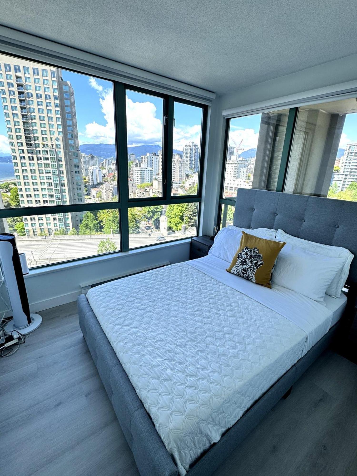 Stunning Ocean Apartment Vancouver Bagian luar foto